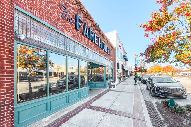 The Farehouse is a popular restaurant gathering place for Gray Court residents.