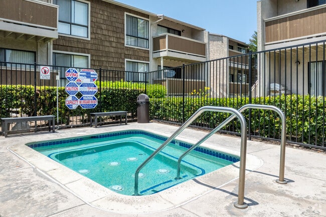 Pinecreek Apartments, Costa Mesa, CA 92626 - photo 5