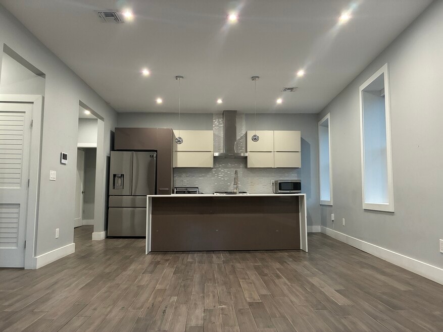 100 Oak St unit 3, Weehawken, NJ 07086 - photo 1