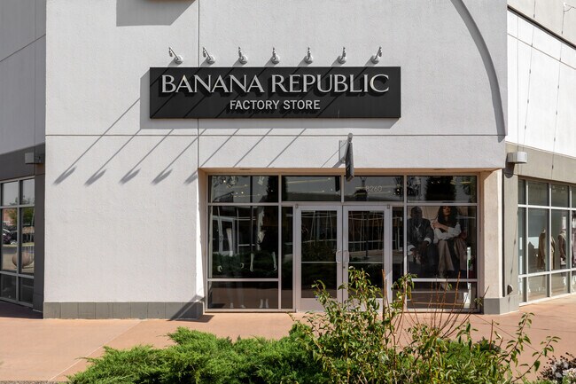 Shop at Banana Republic near Fox Run in Oklahoma City.