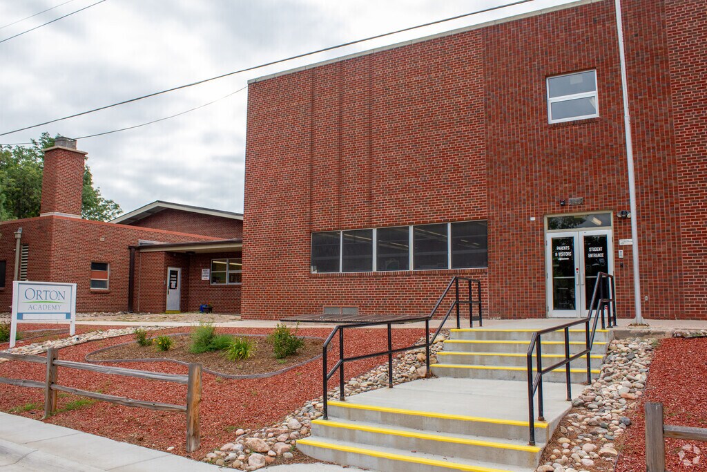 Orton Academy provides education in the neighborhood of 
Cimarron Hills