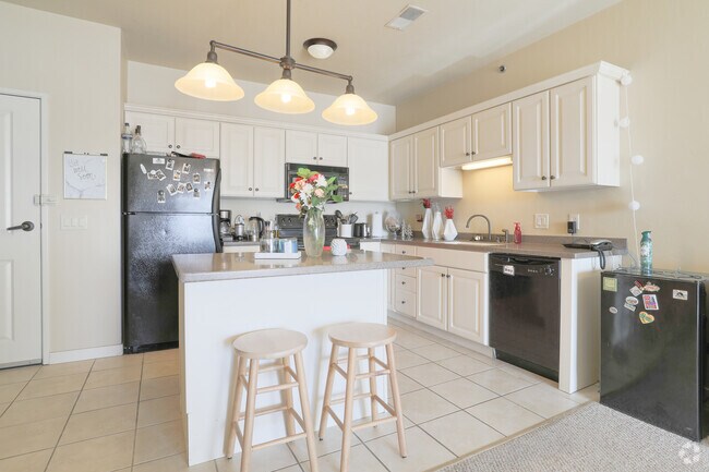 2 BR, 2 BA - Kitchen