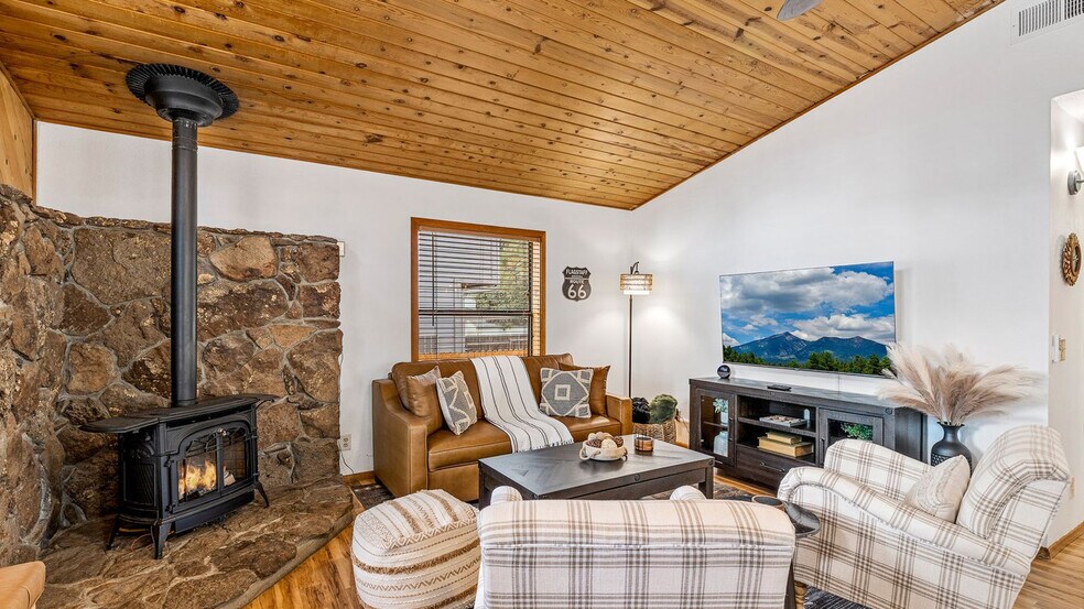 210 Kiowa unit ID1331068P, Flagstaff, AZ 86001 - photo 1