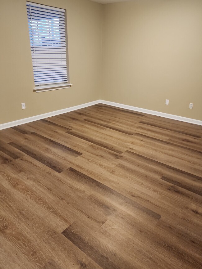 9308 Gordon Ct, Laurel, MD 20723 - photo 7