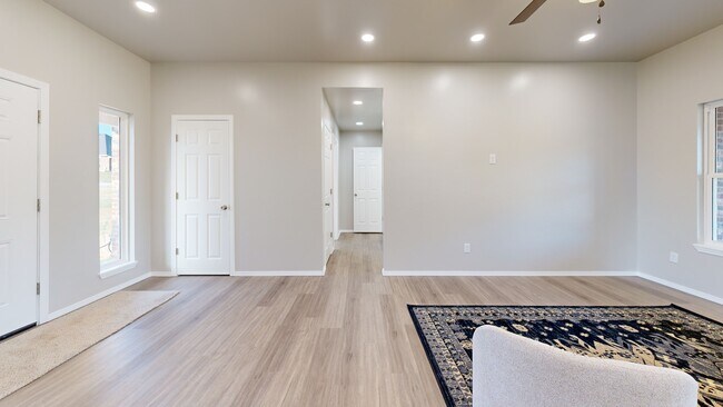 29192 Osage Hills Dr, McLoud, OK 74851 - photo 3