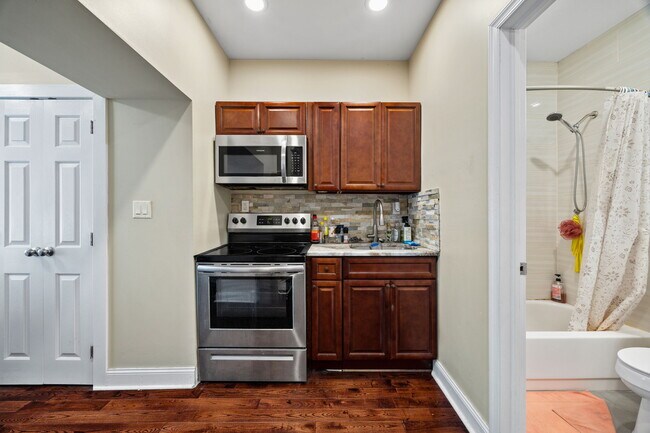 4633 Walnut St unit B, Philadelphia, PA 19139 - photo 7