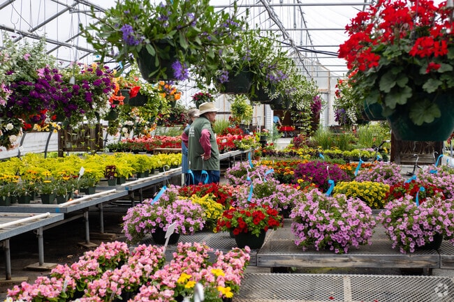 Snell Family Farm in Buxton sells seasonal produce near Saco.