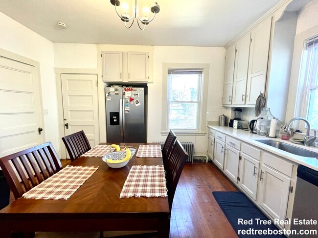 150 Babcock St unit 1, Brookline, MA 02446 - photo 3