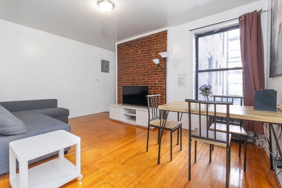 316 E 96th St unit ID1097568P, New York, NY 10128 - photo 1