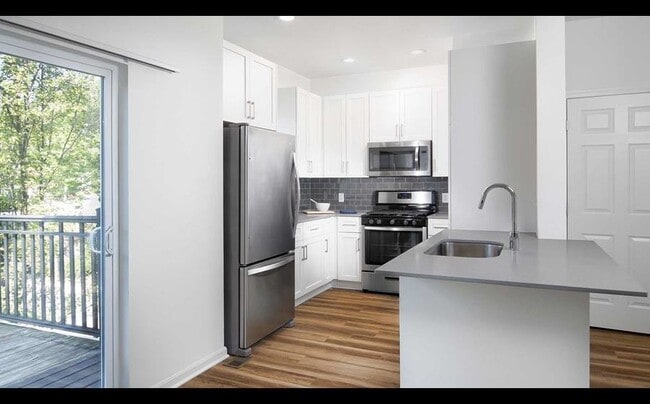 150 Quarry St unit E-513, Quincy, MA 02169 - photo 4