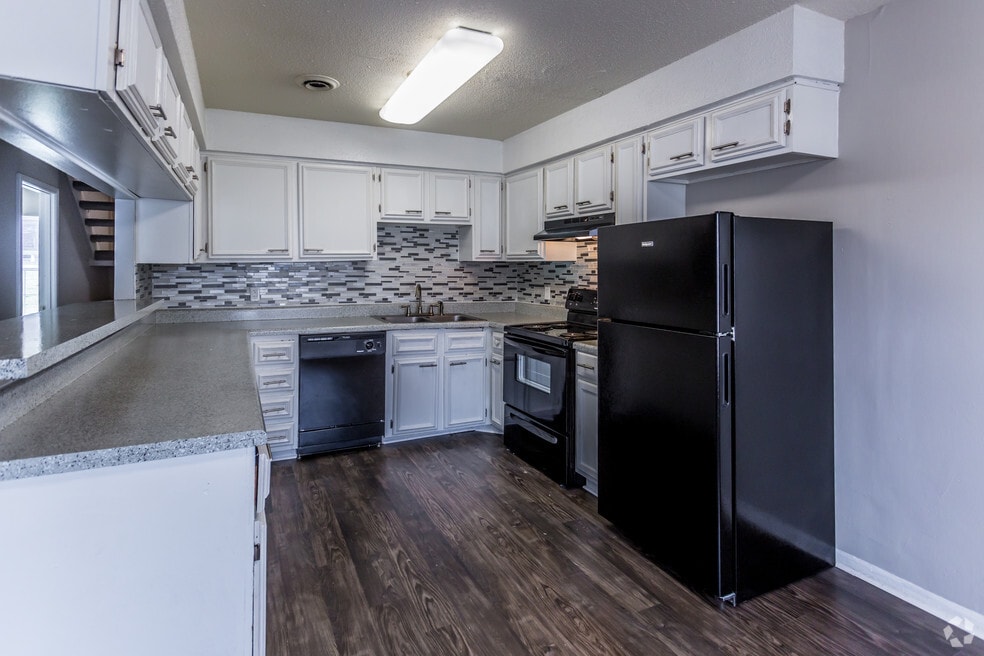 Emerald Square-New, Memphis, TN 38115 - photo 1