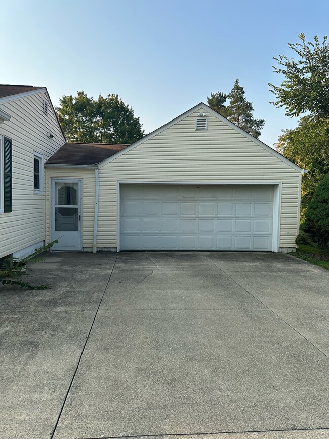 38522 Rogers Rd, Willoughby Hills, OH 44094 - photo 7