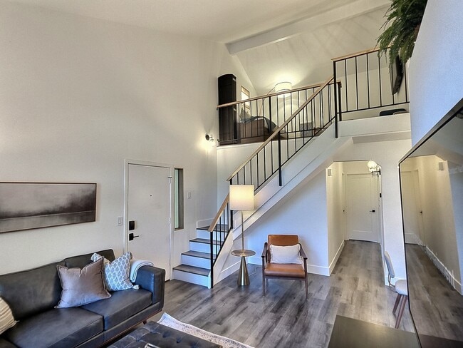 28021 Sarabande Ln unit CanyonLuxeCondo, Canyon Country, CA 91387 - photo 7