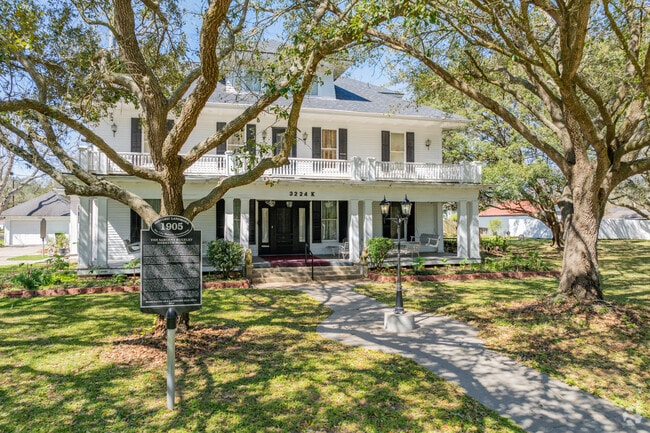 Bay City historical homes sit on lots that overflow with oak trees that give the feel of rural living.