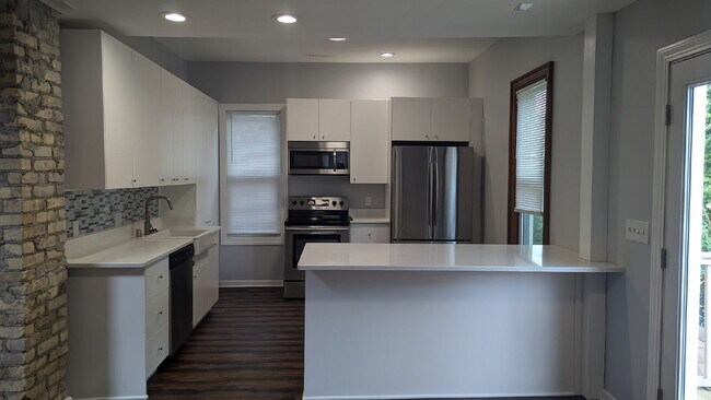 1908 E Webster Place unit 2, Milwaukee, WI 53211 - photo 4