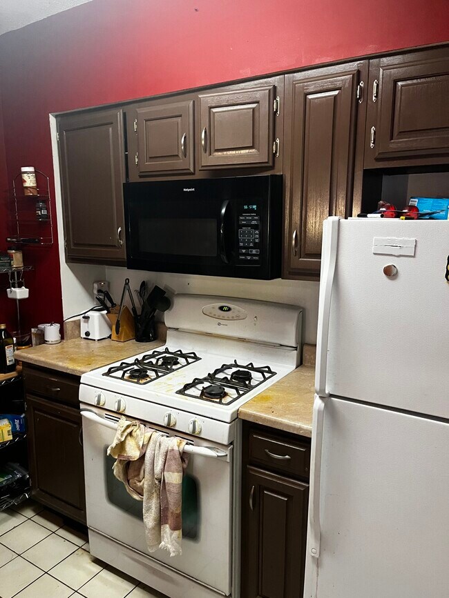 Kelton Place Condominiums unit 311, Allston, MA 02134 - photo 4