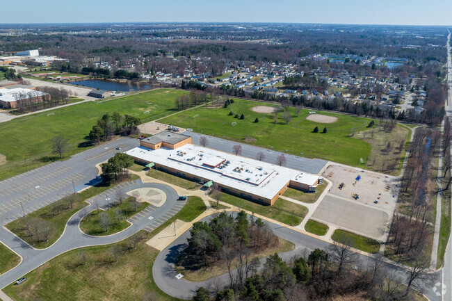Great Lakes Elementary has a student population of 596 students.