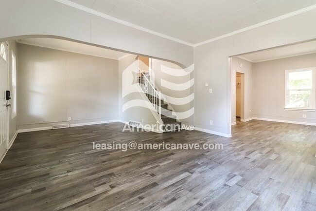 617 Nicholas St, Toledo, OH 43609 - photo 2