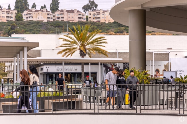 The famous Fashion Valley near Serra Mesa.