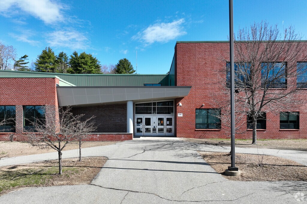 Sabattus Central School proudly serves the local area.