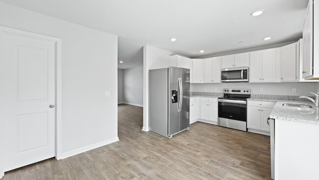 904 Bream Cir, Santee, SC 29142 - photo 3