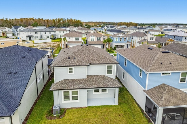 31194 Pendleton Landing Cir, Wesley Chapel, FL 33545 - photo 3