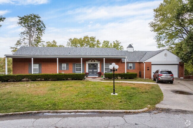 Large ranch-style houses sit in cul-de-sacs in the Rock Creek South neighborhood.