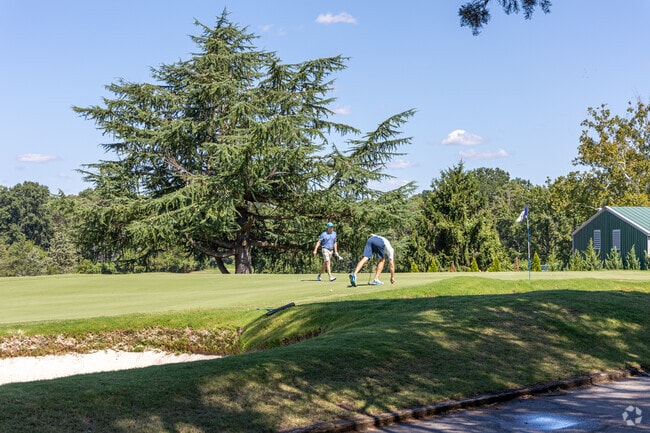 Golf lovers will enjoy all the offerings at Lakeside's Belmont Recreation Center.