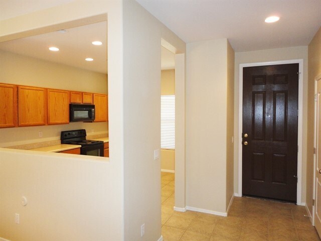 17254 N 184th Dr, Surprise, AZ 85374 - photo 5