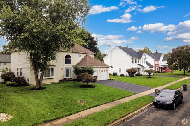 Homes with attached garages and driveways as well as plenty of on street parking in Upper Southampton.