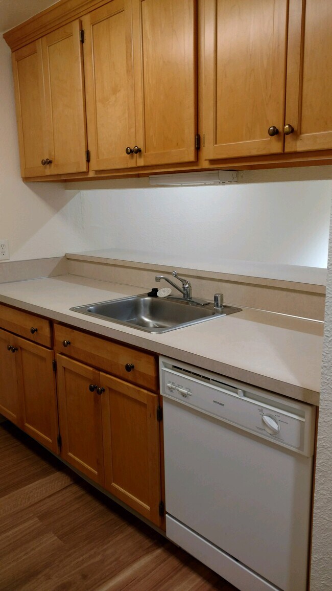Pinehurst Apartments, Seattle, WA 98125 - photo 7