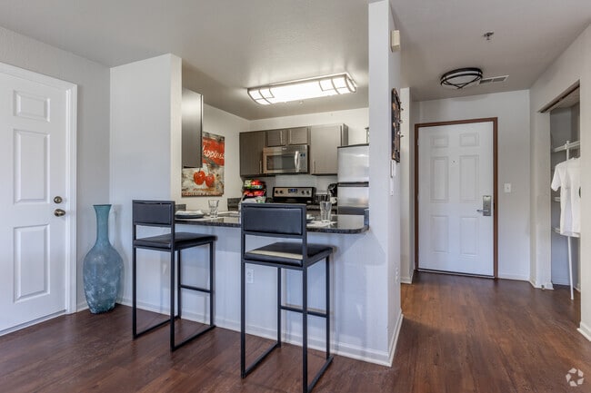 4BR, 4BA - 1,359SF - Dining Area