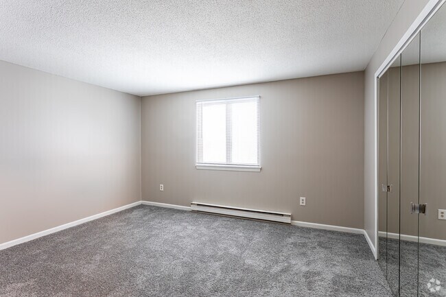 Partridge Hollow, Chicopee, MA 01020 - photo 2