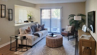 8100 Perry St, Overland Park, KS 66204