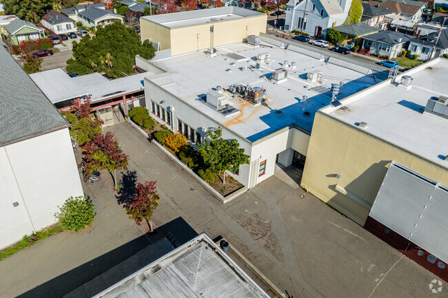 Longfellow Arts and technology provides safe and quality education in Berkeley.