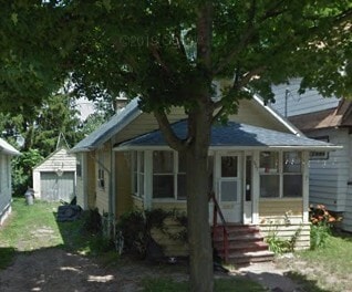 527 Florence St, Lansing, MI 48910
