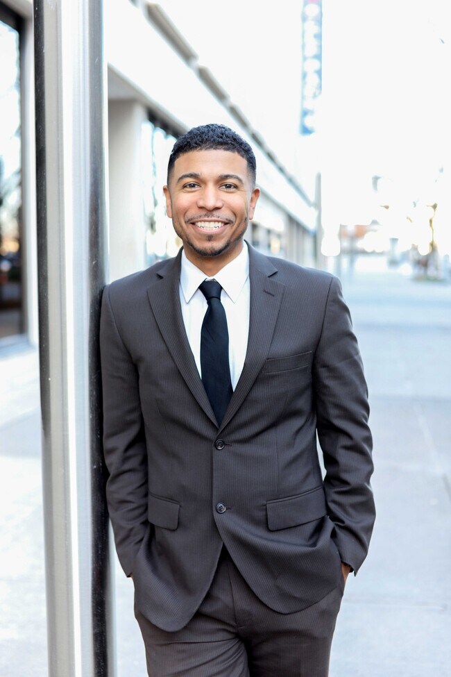 Agent Photo