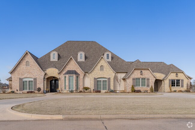 You can find beautiful Colonial Revival-style homes throughout the Cushing area.