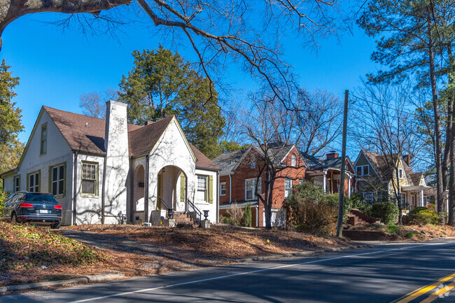 Forest Hills has a good mix of families, professionals and retirees living in the neighborhood.