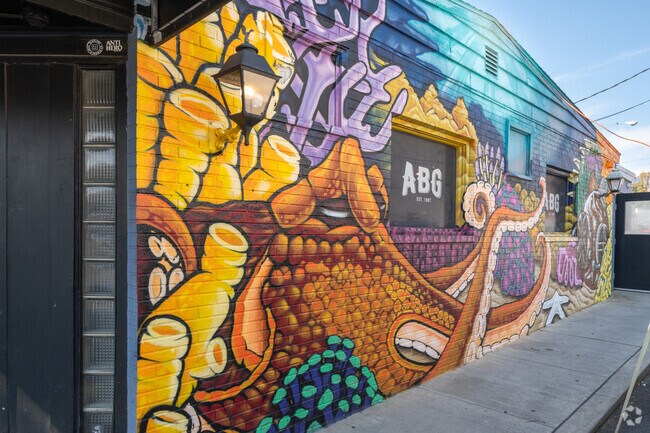 The American Burger & Grill Bar is a pretty cool spot in Grandview Heights.