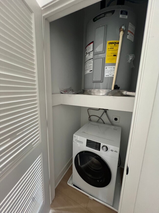 4253 Viola St unit 3, Philadelphia, PA 19104 - photo 5