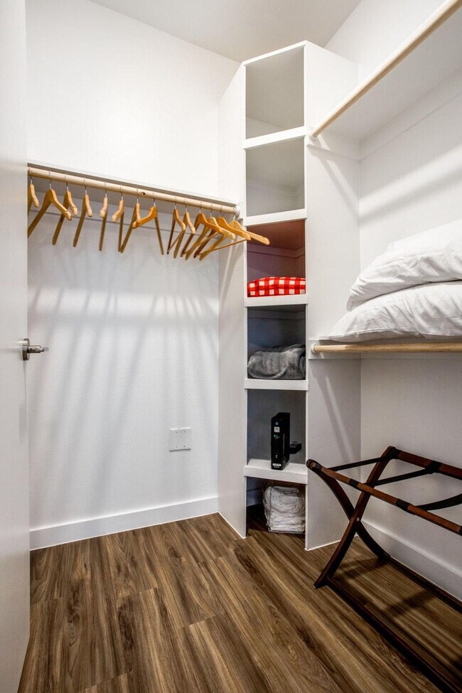 2425 E Riverside Dr unit ID1240265P, Austin, TX 78741 - photo 7