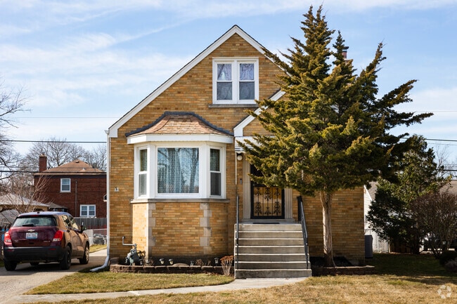 Bungalow style house in North Riverside.