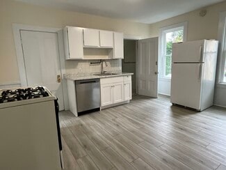 286 Albion St Unit 2, Wakefield, MA 01880