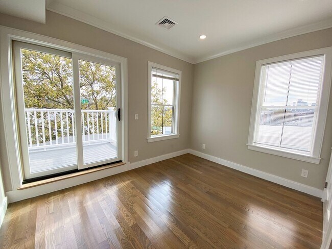 134 Chelsea St unit 3, Boston, MA 02128 - photo 6