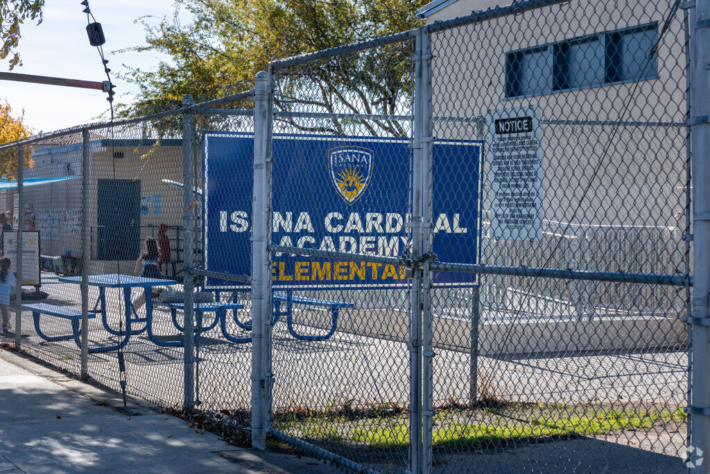 Isana Cardinal Academy is a charter school located in Sun Valley, CA.