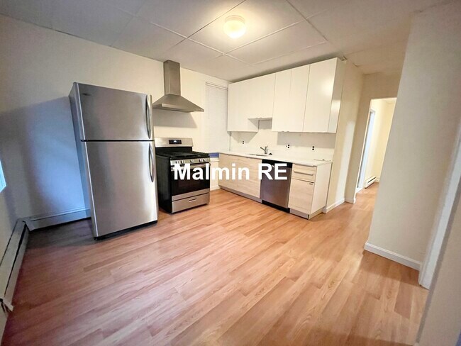 1572 Tremont St unit 1, Roxbury Crossing, MA 02120 - photo 3