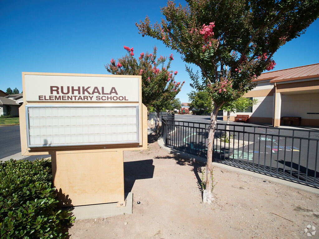 Ruhkala Elementary School signage in the Sunset West neighborhood.