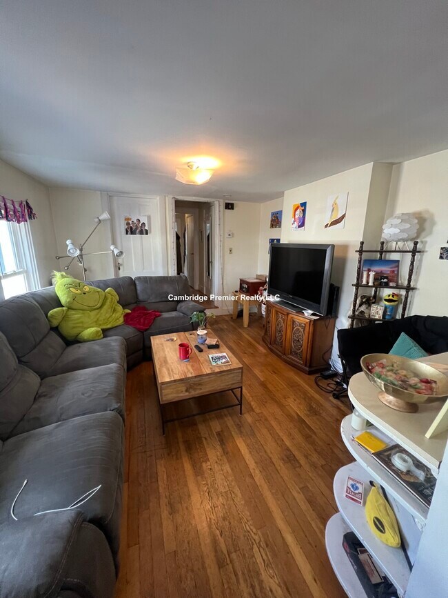 28A Cherry St unit 2, Somerville, MA 02144 - photo 2