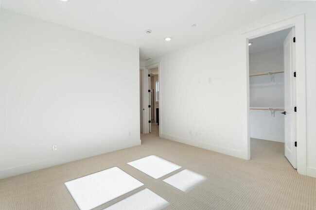 6483 Olympic Ln, Camas, WA 98607 - photo 4